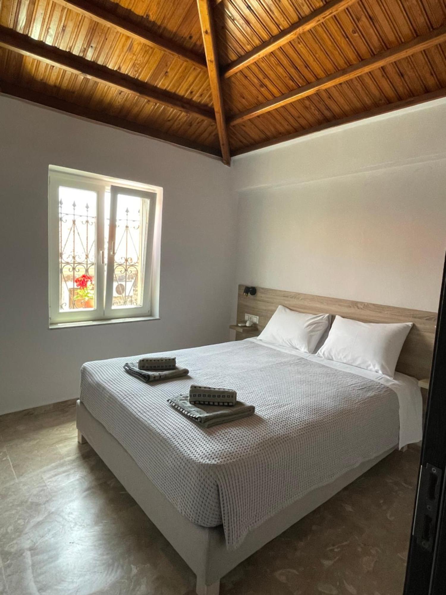 Q Apartments Molyvos Мітімна Екстер'єр фото