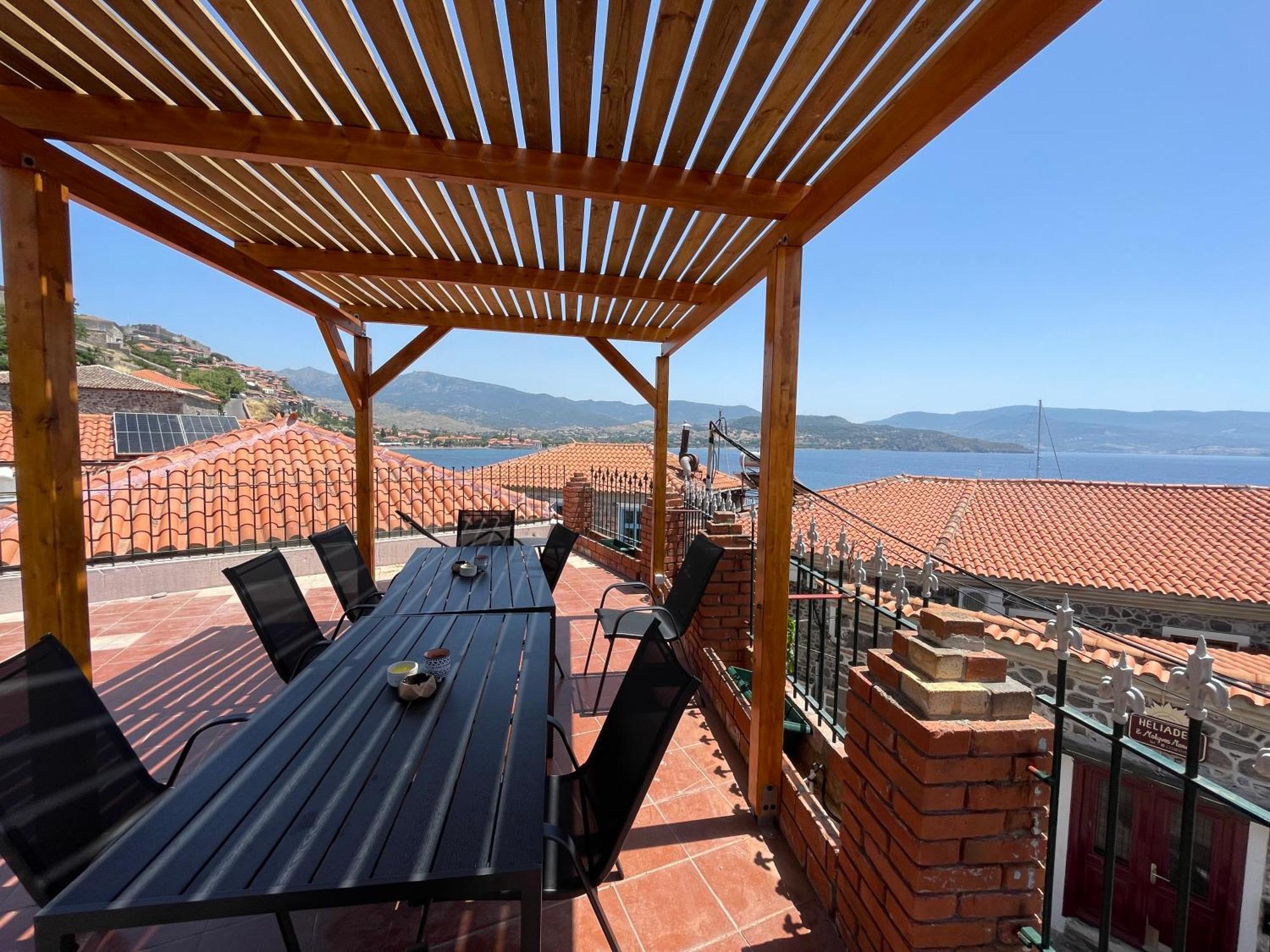 Q Apartments Molyvos Мітімна Екстер'єр фото