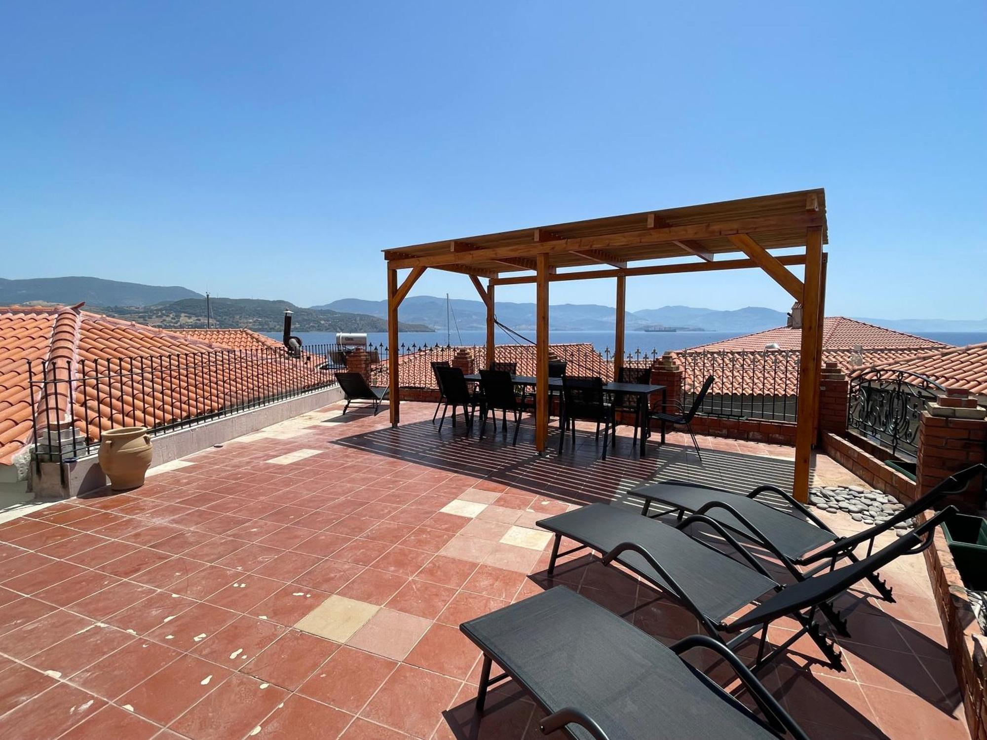 Q Apartments Molyvos Мітімна Екстер'єр фото